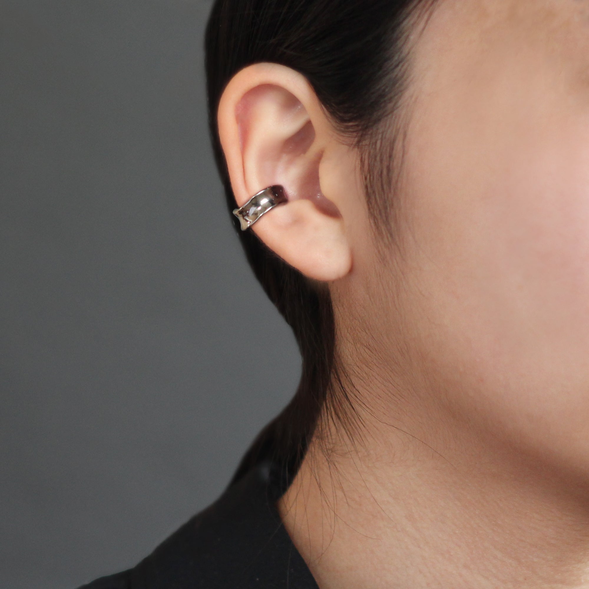 Titanium Earcuff 1001 – LÉGER